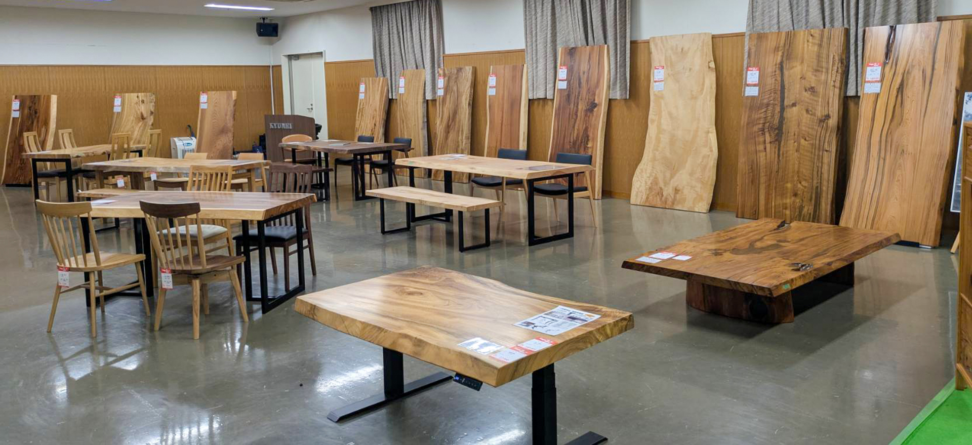 88回家具ショージャパン 一枚板家具1
